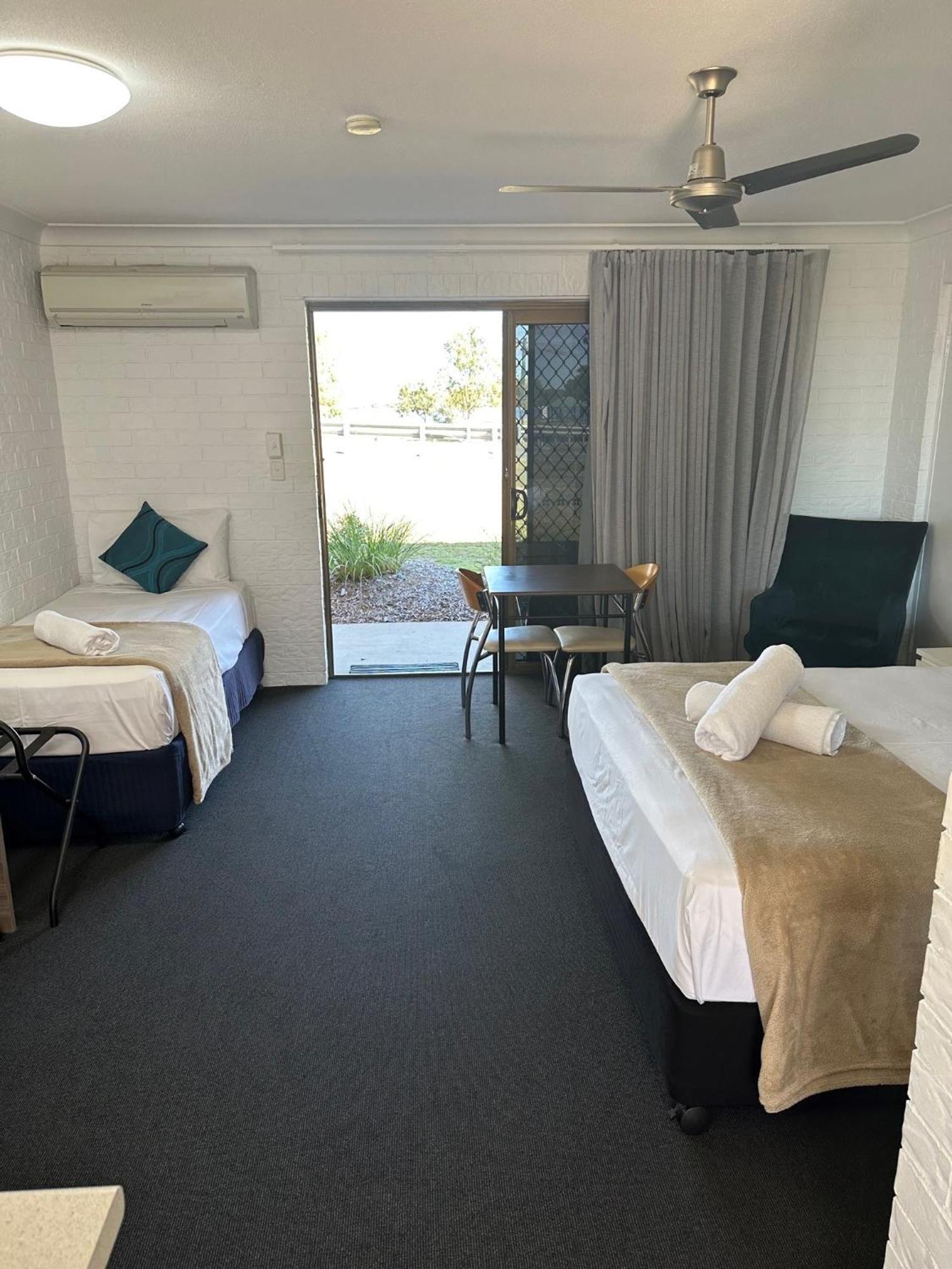 Bribie Waterways Motel Bongaree Exterior foto