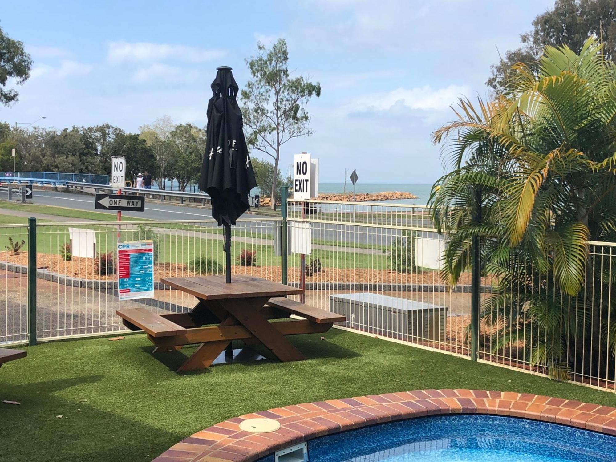 Bribie Waterways Motel Bongaree Exterior foto